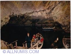 Han sur Lesse-caves-Visitors in their boat