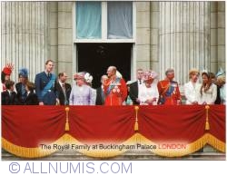 Image #1 of London - The Royal family at Buckingham palace