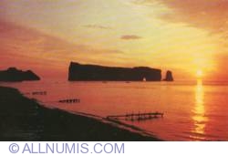 Percé-Sunrise over the Rock