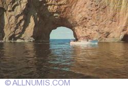 Percé-The Archway carved by nature
