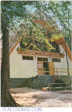 RESITA - Restaurantul "Sura Ortacilor" de pe maulul lacului Secu