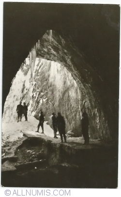 Image #1 of Băile Herculane - The Cutlaws Cave (1967)