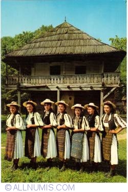 Girls from Căpâlna