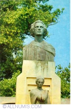 Constanţa - Statue of Mihai Eminescu