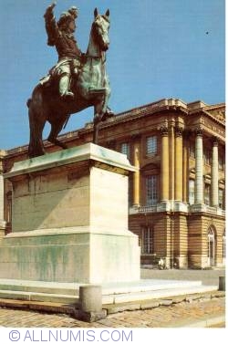 Versailles - Statue équestre de Louis XIV - LYS 390