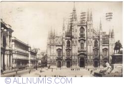 Milano -  Piața catedralei (Piazza del Duomo) (1930)