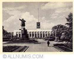 Image #1 of Leningrad - Lenin Monument in Lenin Square (B&W)