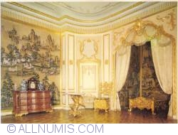 Image #2 of Petrodvorets (Петродворец) - The Great Palace. The Crown Room (1982)