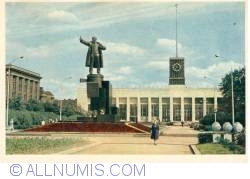 Image #1 of URSS - Leningrad  Lenin Monument in Lenin Square (color)