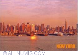 New York - Empire State Building şi Manhattan-ul la orizont