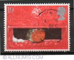 19 Pence - Robin in Mouth of Pillar Box