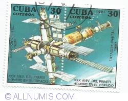 Image #1 of 30c 1991 - 30th anniversary of 1st man in space-space station