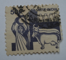 50 Paisa 1982 - Woman Dairy Farmer, Cows and Milk Bottles