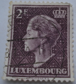 2 Francs - Grand Duchess Charlotte facing Left (Background violet brown)