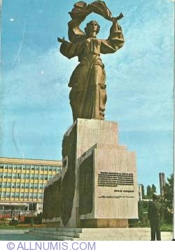 Image #1 of Iaşi - Independence Monument