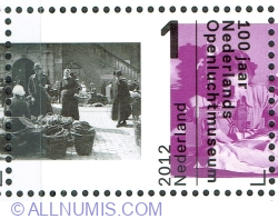 Image #1 of 1° 2012 - Femei in piață (1920-'40) și masini de cusut (c.1960)