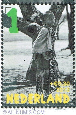 1° + 0.30 Euro 2013 - Girl with little brother who goes to well