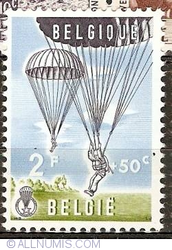 Image #1 of 2 Francs + 50 Centimes 1960 - Parachuting