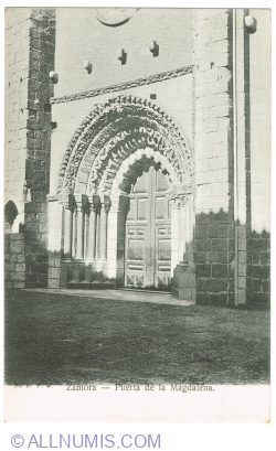Zamora - Entrance of the Magdalena Church (1920)