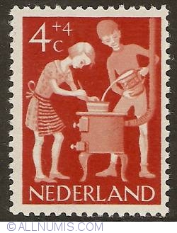 4 + 4 Cent 1962 - Playing kitchen