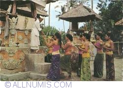 Image #1 of Bali - Presentation of Offerings to the Priest  (1984)