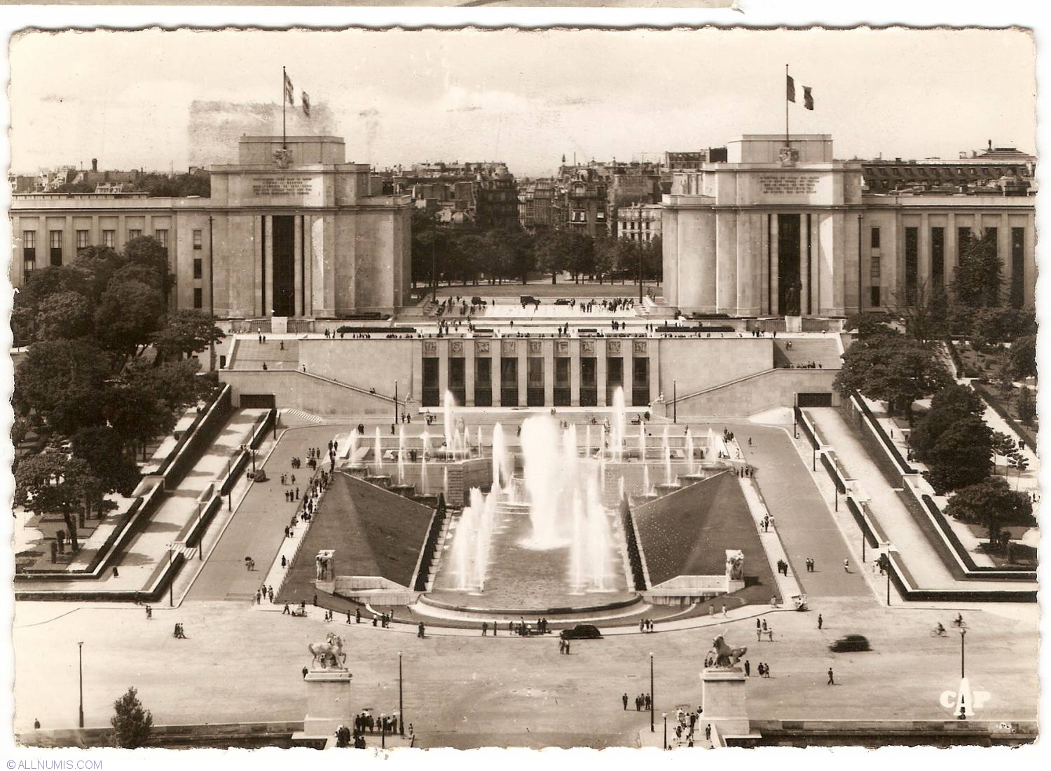 Vintage Postcard Paris France Le Palais de Chaillot